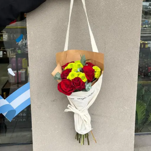Bolsa de 6 rosas importadas